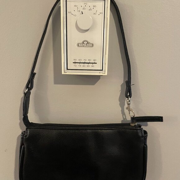 Retro Mini Purse – Black Bow, Compact & Stylish - Picture 2 of 3